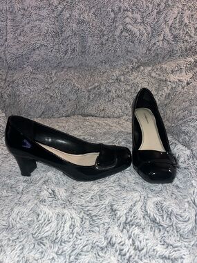 Kohl's Black Patent Leather Mid Block Heel Pumps